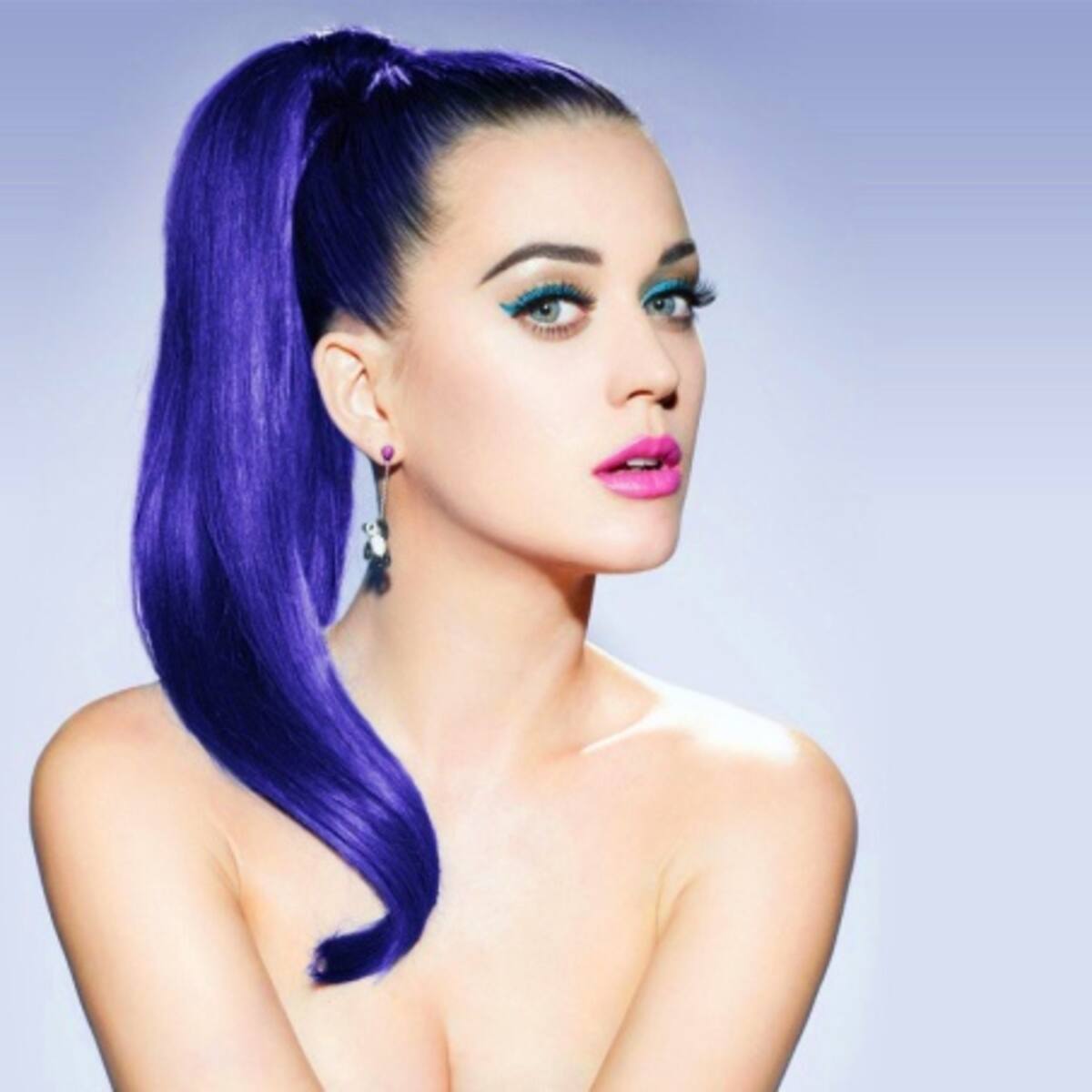 Un dedo le vale una demanda millonaria a Katy Perry