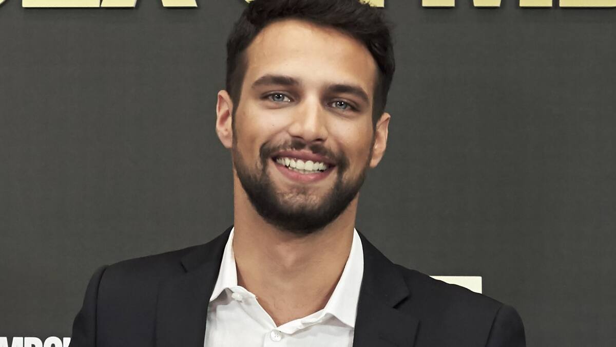 Jesús Castro, sin camiseta y levantando pesas... ¿Qué puede salir mal?