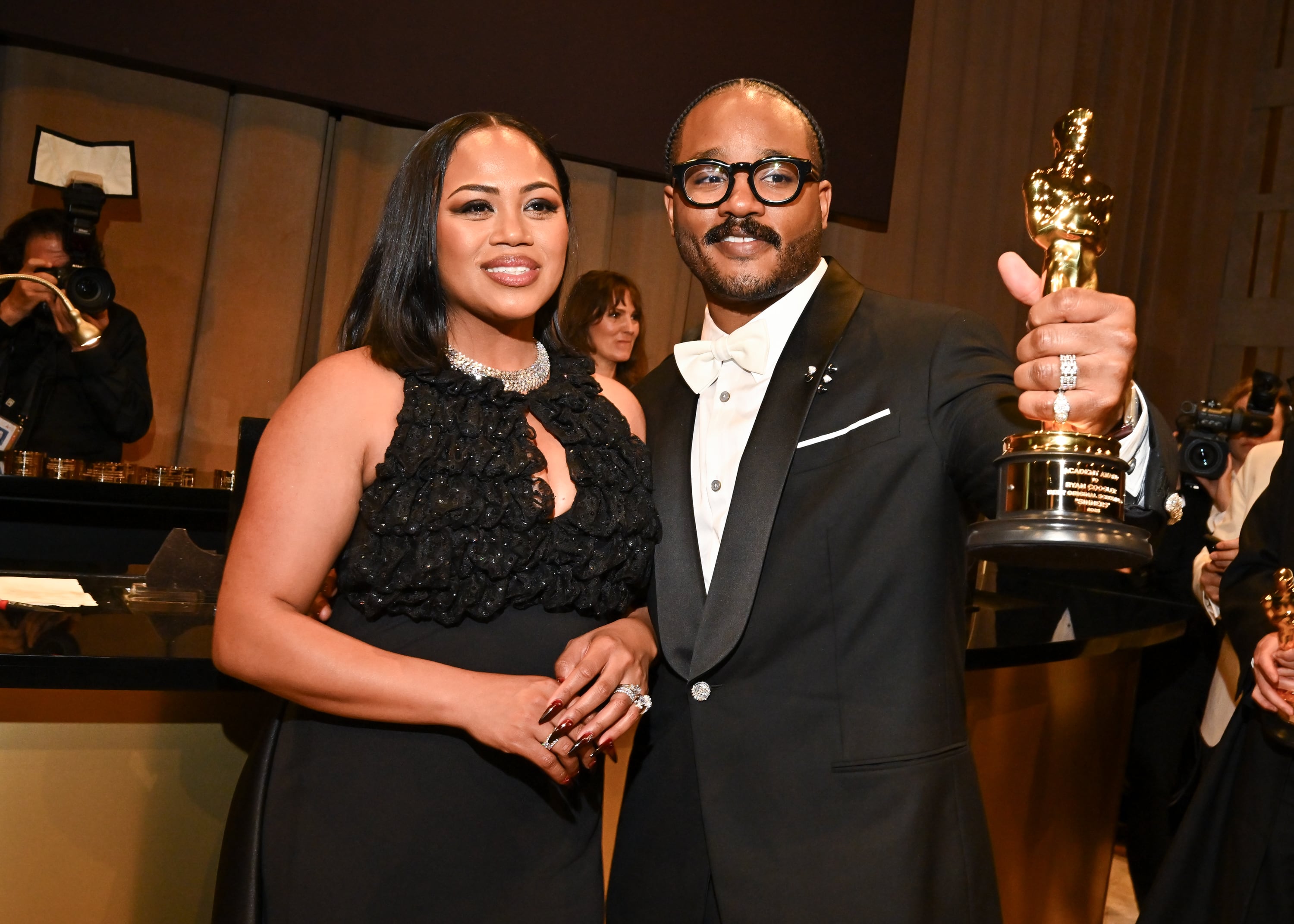 Zinzi Coogler y Ryan Coogler en la 98.ª edición de los Premios Óscar, celebrada en el Dolby Theatre el 15 de marzo de 2026 en Hollywood, California.