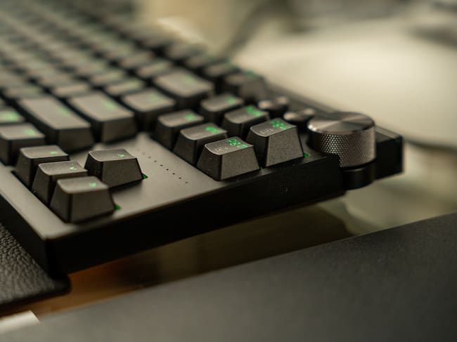 Huntsman V3 Pro Signature Edition