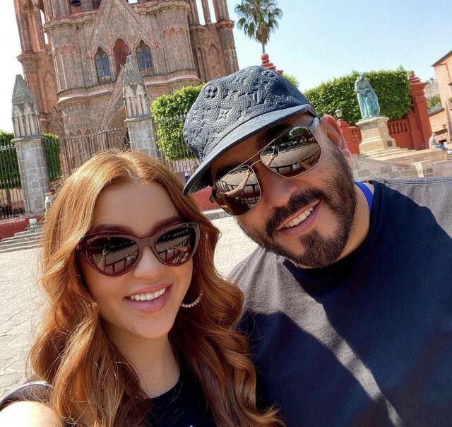 Lupillo Rivera le pidió matrimonio a su novia con un anillo de un dólar y en el funeral del suegro