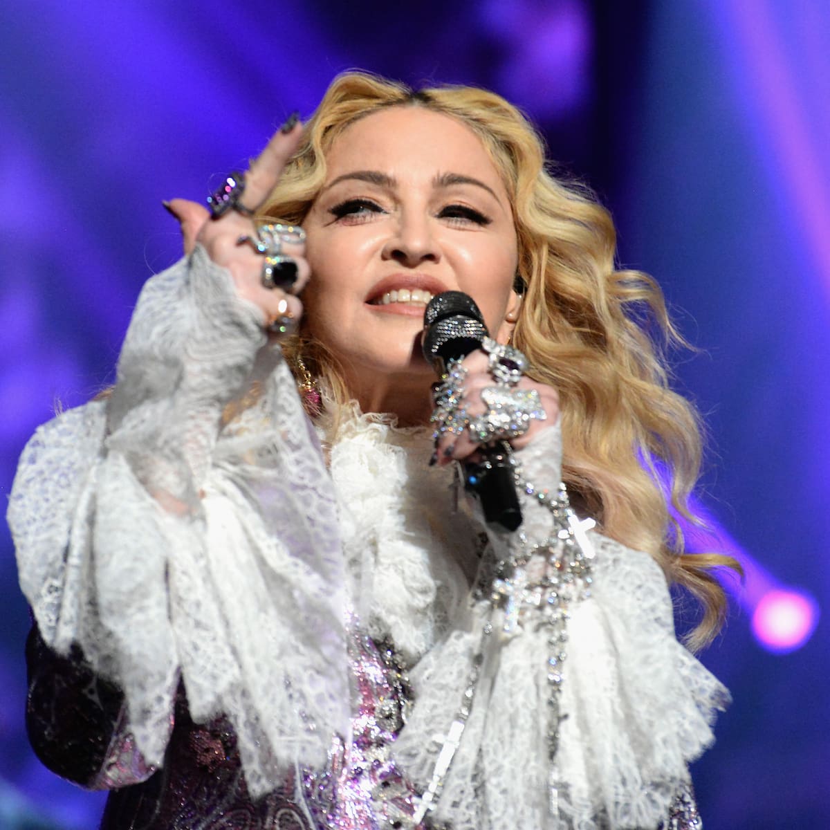 Todos los cameos de la actuación de Madonna en su regreso a los MTV VMAs 2026 además de Sabrina Carpenter y Charli XCX