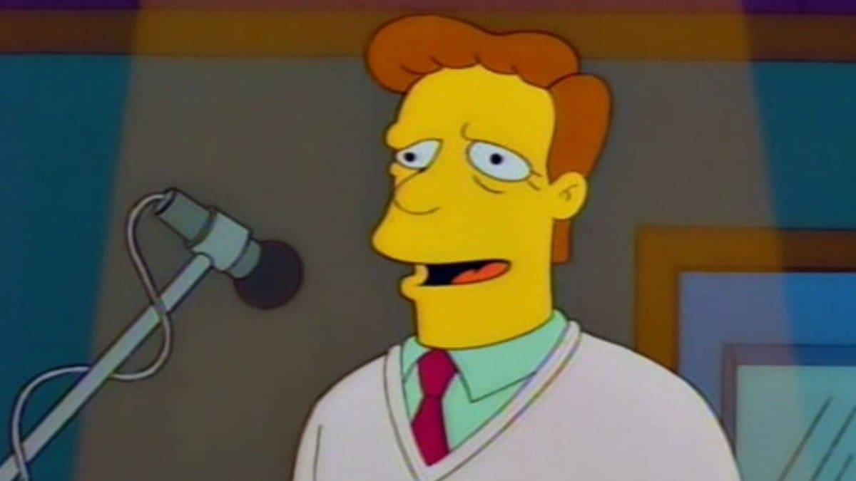 Troy McClure - El famoso condcutor de TV, apareció por última en 1998 por el fallecimiento de Phil Hartman, el actor que le ponía su voz al personaje.