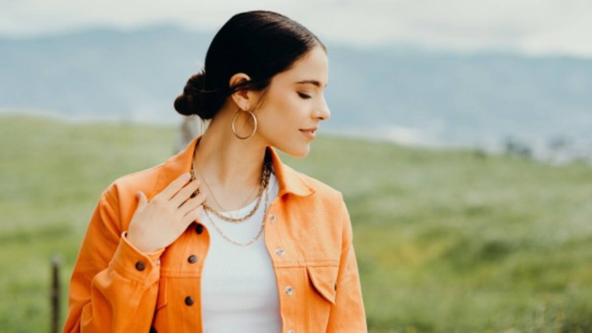 Debi Nova estrena video de “3:33”