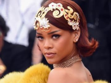 Rihanna se avergüenza de uno de sus vestidos más espectaculares de la Gala MET