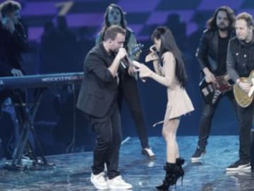 La actuación de Aitana y Zzoilo: cantan ‘Mon Amor Remix’ en LOS40 Music Awards 2021