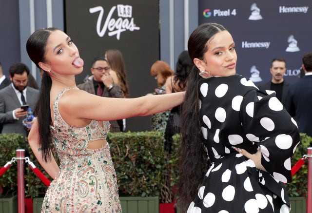 Mariah Angeliq con Rosalía en los Latin Grammy de 2019.