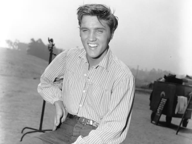 Elvis Presley durante el rodaje de la película &#039;Love Me Tender&#039; en 1956.