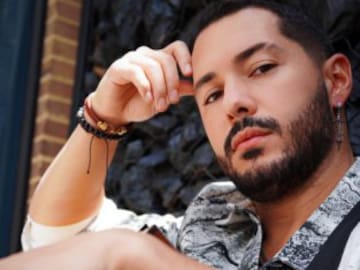 David Botero, la voz de las primeras canciones de Pez Koi en ‘La reina del flow’, llega a España