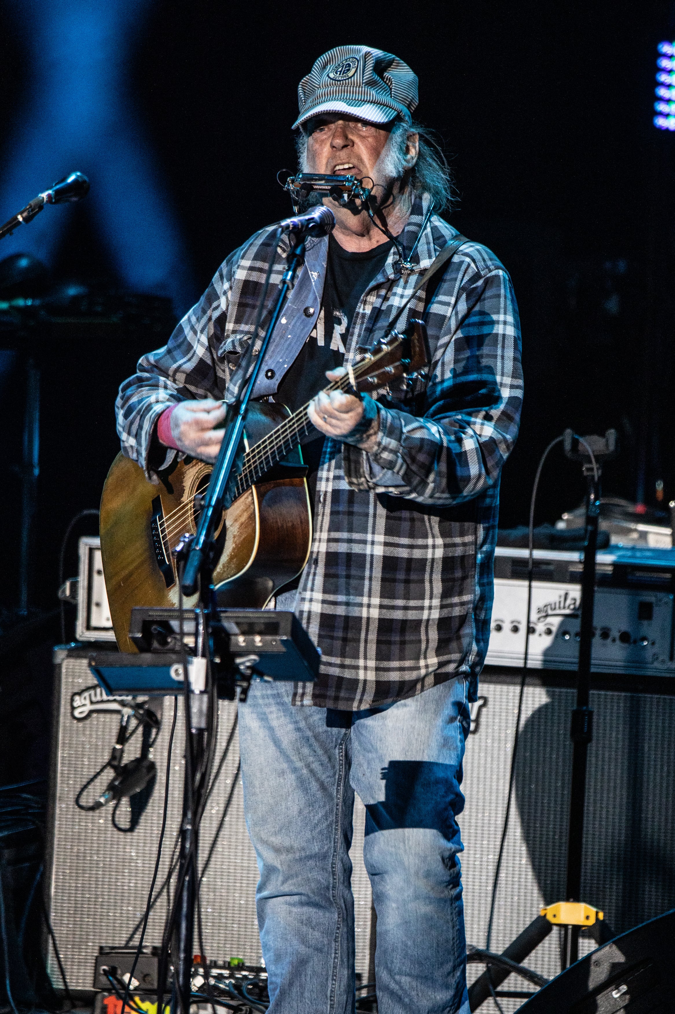 Neil Young durante una actuación en Los Ángeles, California, el 22 de abril de 2023.