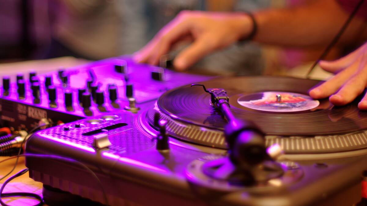 Esto son los 3 DJs ganadores del concurso de Sol House y Maxima FM