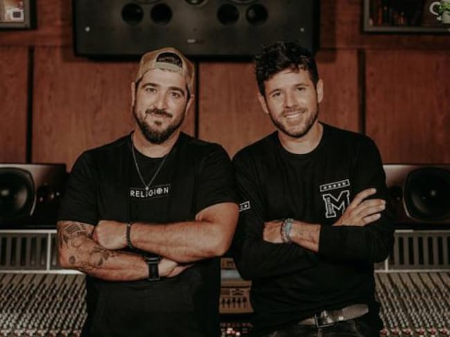 Antonio Orozco y Pablo López en una foto cortesía de Universal Pictures.