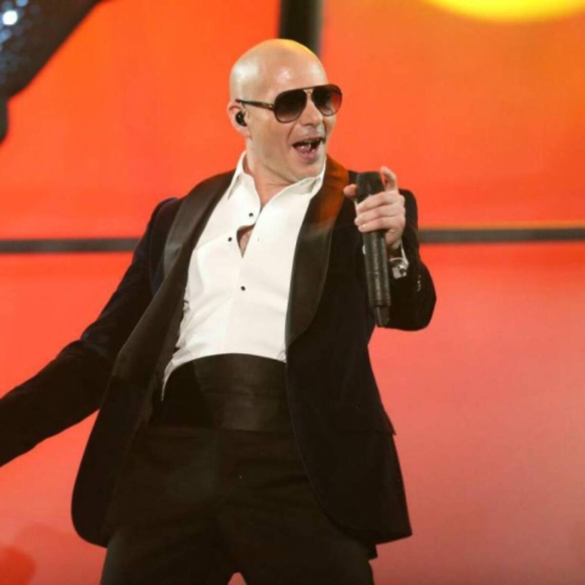 Pitbull hizo cover de esta famosa canción e Internet no se lo perdona