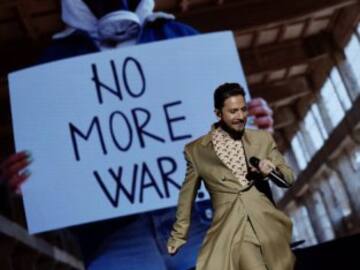 Manuel Carrasco emociona en LOS40 Primavera Pop 2022 cantando Qué bonito es querer