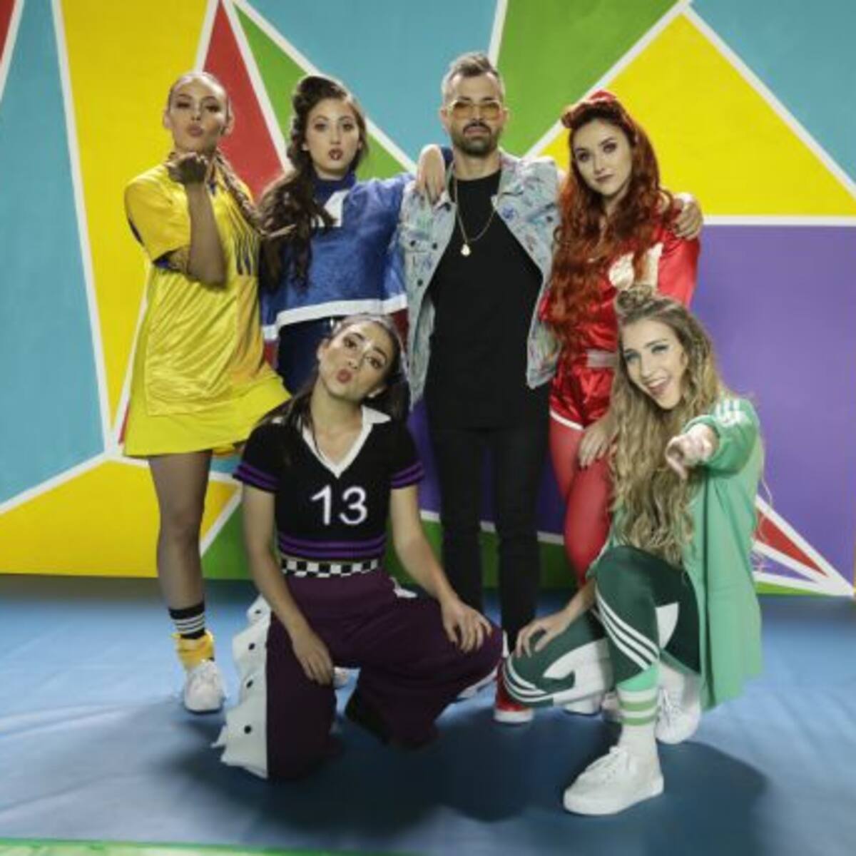 Mike Bahía se une a las Ventino en nuevo tema