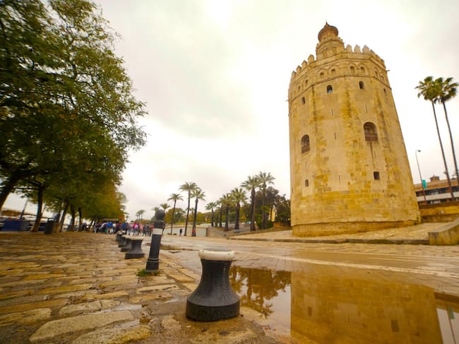 Sevilla, bajo un episodio de "intrusión sahariana".