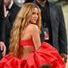 Shakira muestra dónde guarda su último premio de LOS40 Music Awards Santander