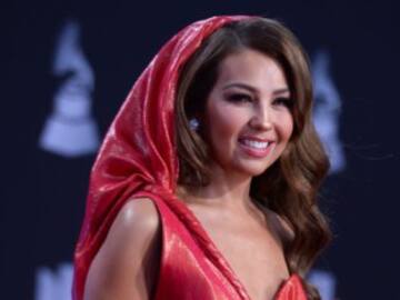 Thalía confiesa y zanja los rumores que le acusan de haberse quitado alguna costilla para tener poca cintura