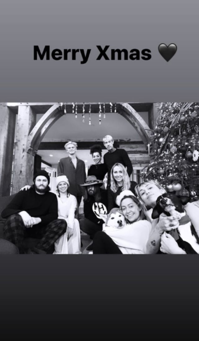 Miley Cyrus celebra la Navidad junto a su familia