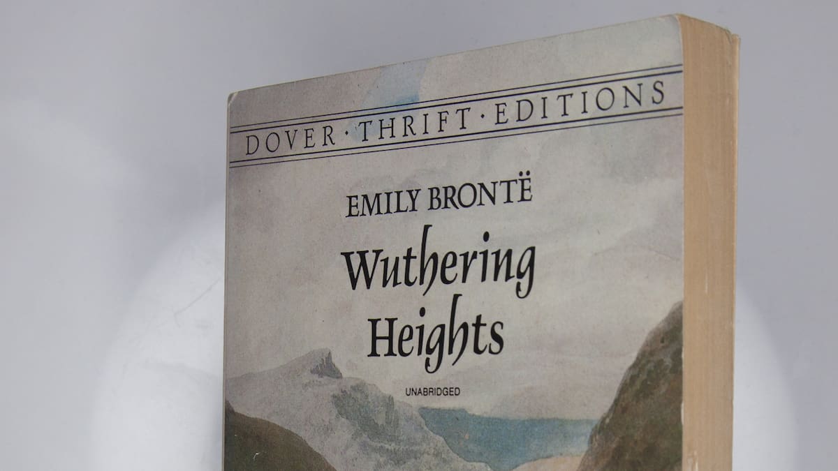 Más libros escritos por Emily Brontë si te gustó la historia de 'Cumbres Borrascosas'
