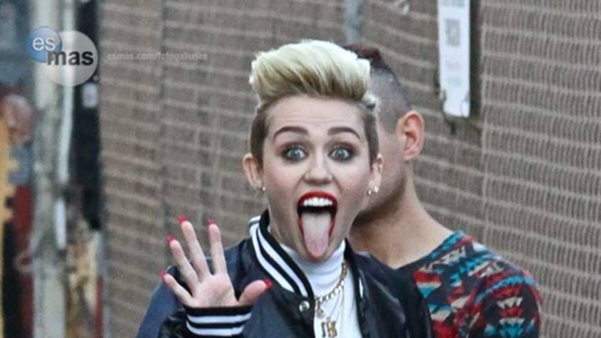 Cyrus, aburrida de su lengua