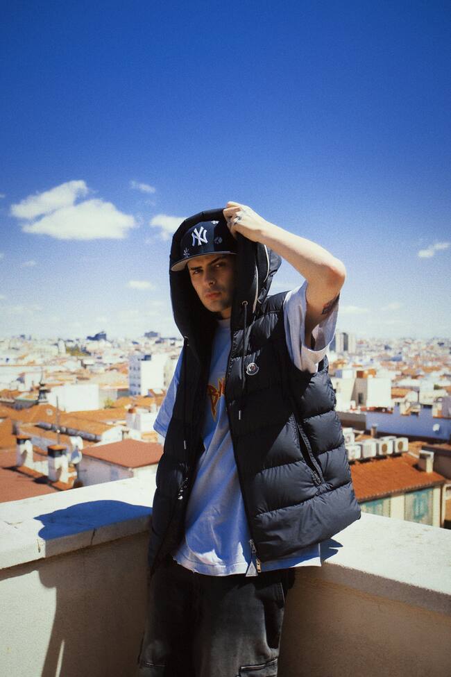 El artista argentino posa en la terraza de nuestro edificio