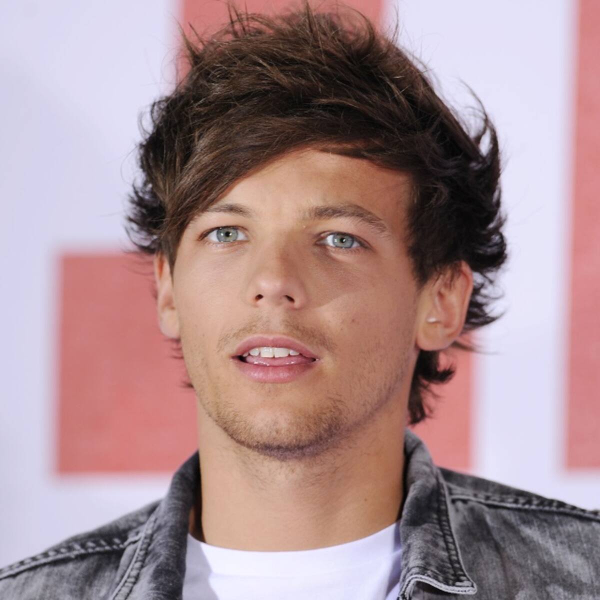 Louis Tomlinson presenta a su hijo Freddie