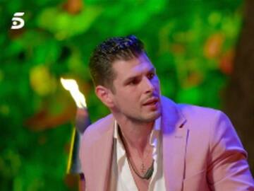 Hogueras finales de ‘La isla de las tentaciones 4’: Alejandro confiesa que su cita 24h se le fue de las manos ©copyright los40.com