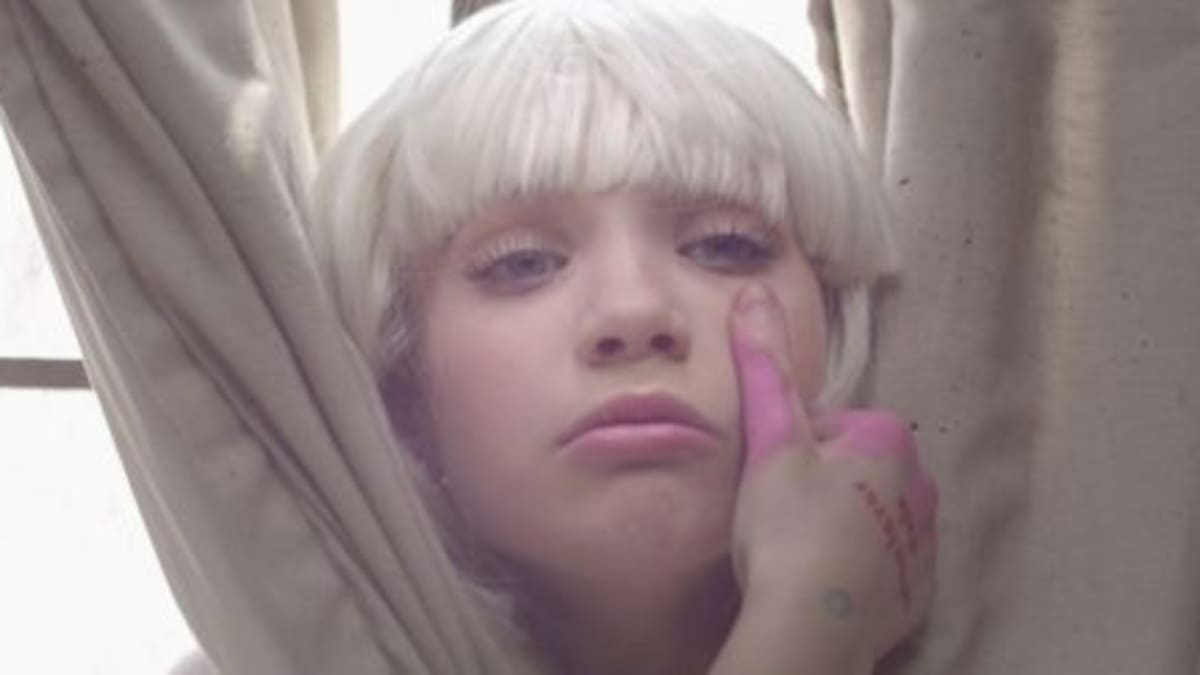 ¿Cómo está ahora la nena de los videos de Sia?