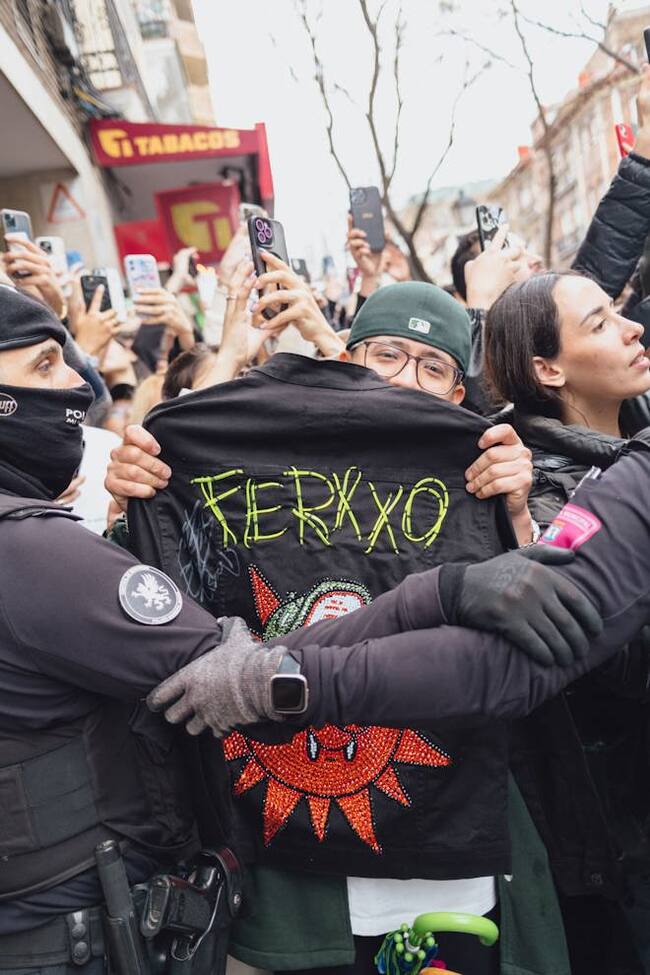 Feid congrega a miles de personas en Madrid