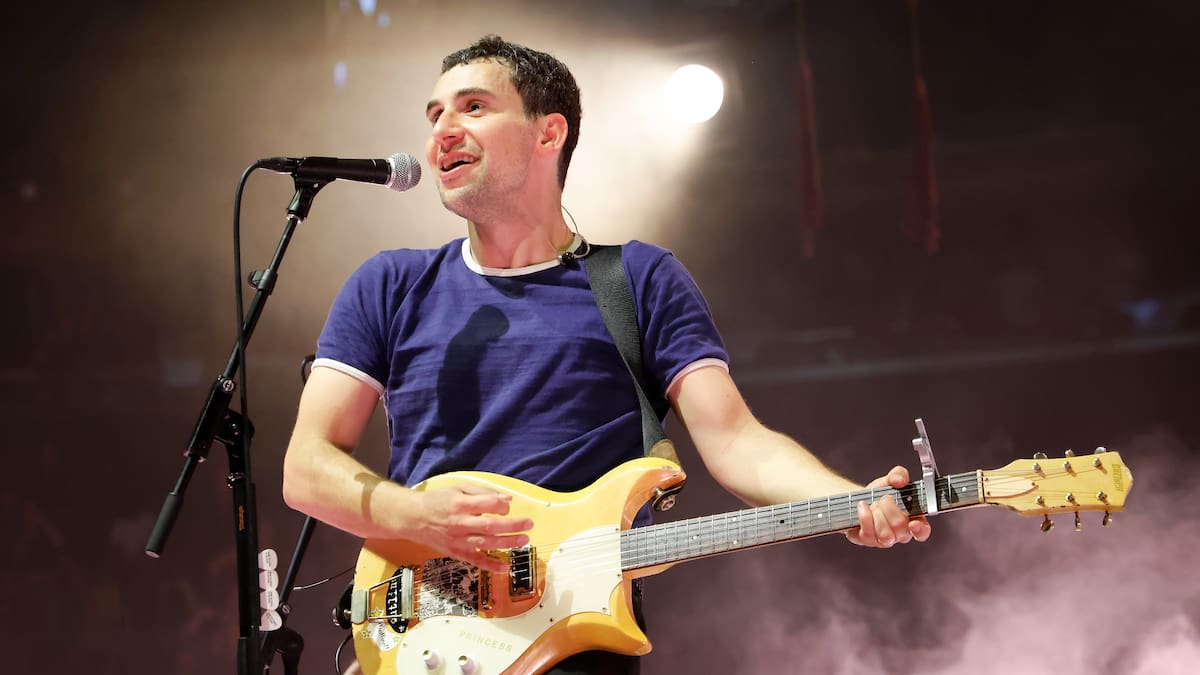 Crítica de 'everyone for ten minutes de Bleachers': el desgaste de seguir abierto al amor