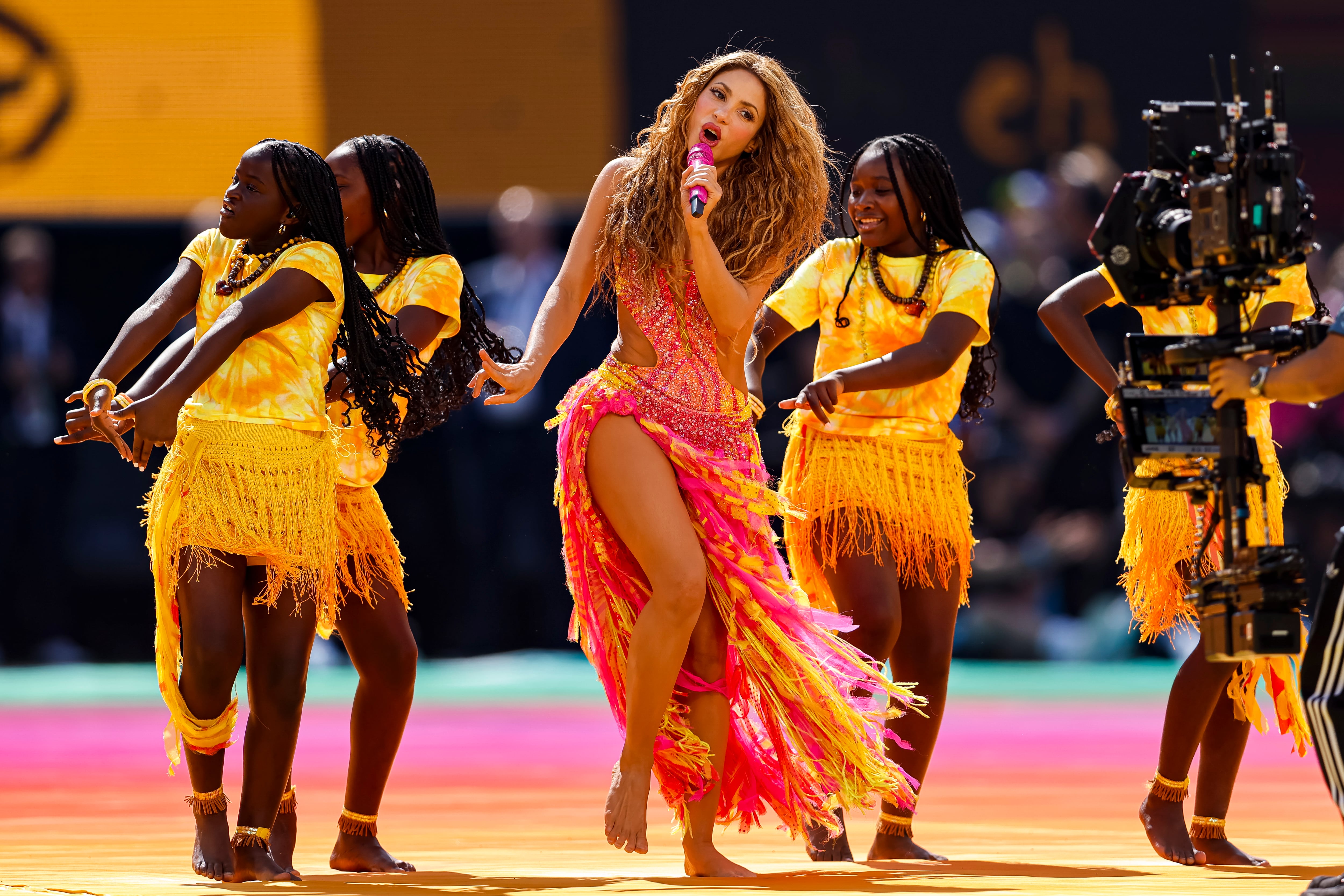 EAST RUTHERFORD, NUEVA JERSEY - 19 DE JULIO: La cantante colombiana Shakira actúa durante el descanso del partido final de la Copa Mundial de la FIFA 2026 entre España y Argentina en el New York New Jersey Stadium el 19 de julio de 2026 en East Rutherford, Estados Unidos. (Foto de Heuler Andrey/Eurasia Sport Images/Getty Images)