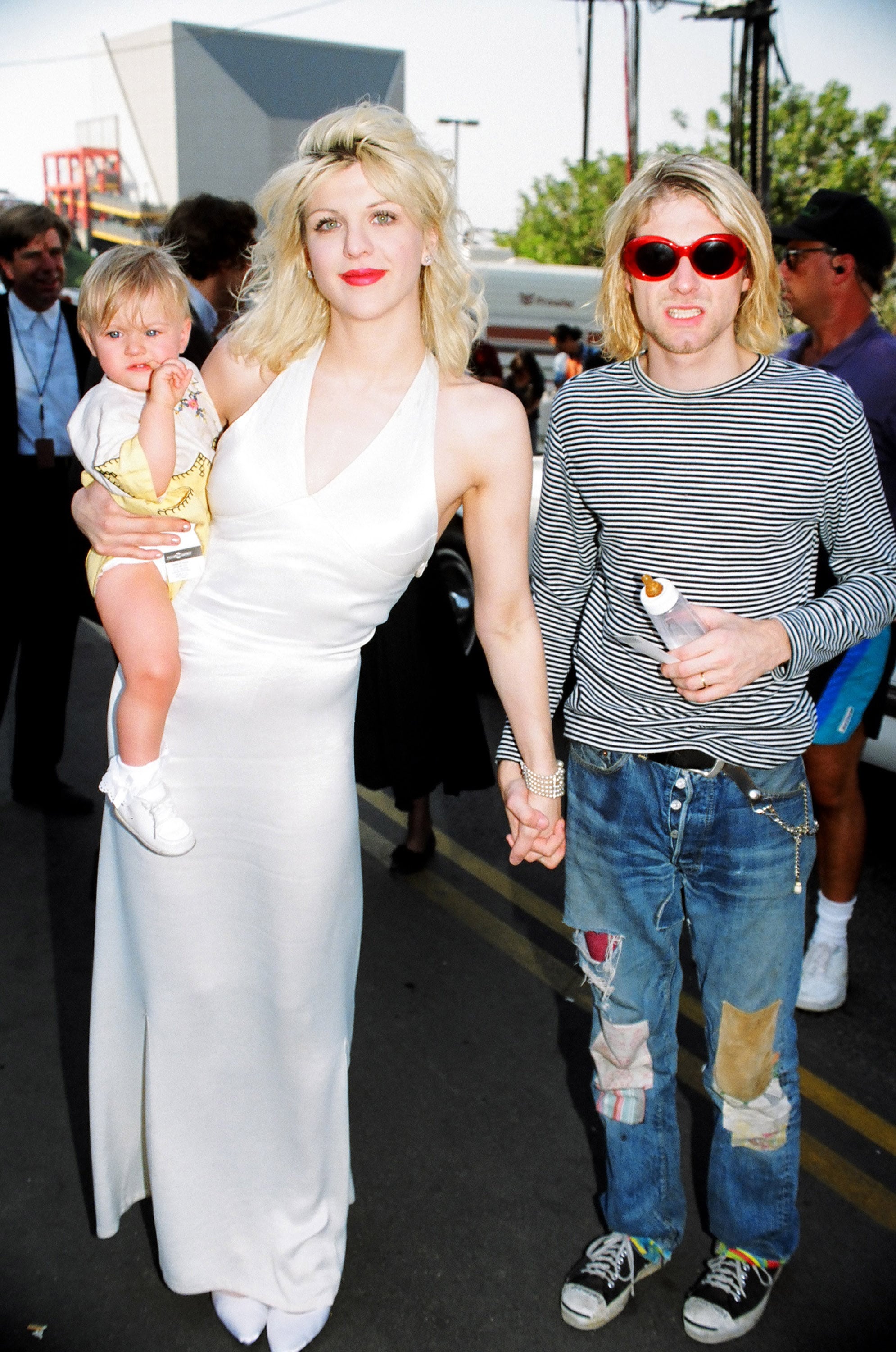 Courtney Love y Kurt Cobain junto a la hija de ambos, Frances Bean Cobain, en1993.