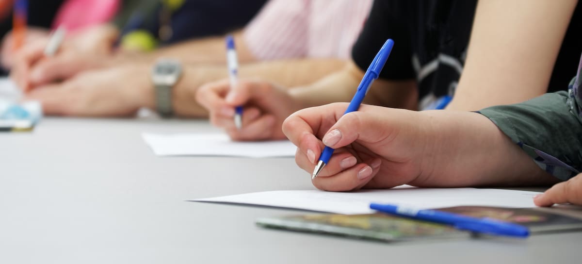 Estudiantes durante un examen