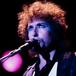 La conversión de Bob Dylan: Una cruz de plata arrojada en el escenario y una aparición sobrecogedora