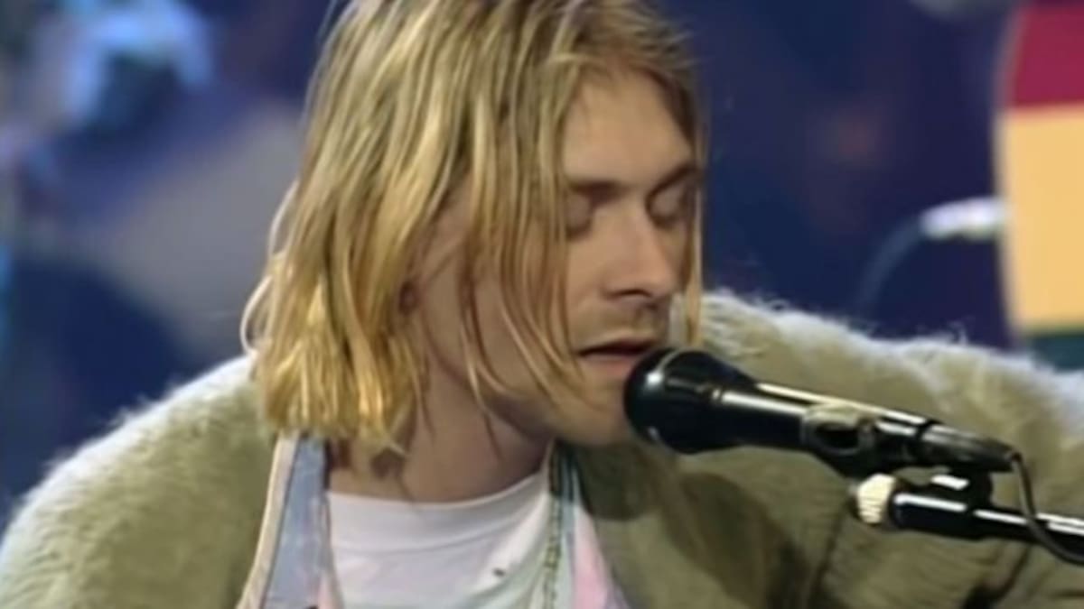 ¡No lo vas a creer! Subastan suéter de lana que usó Kurt Cobain en "MTV Unplugged"