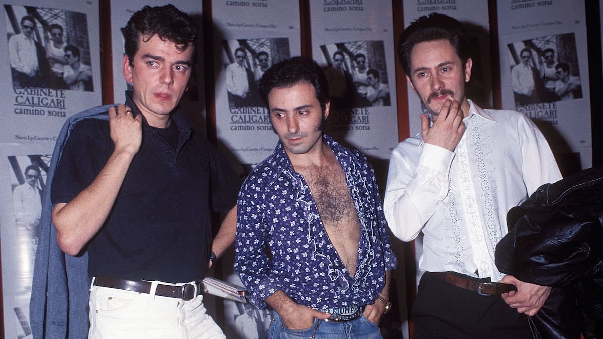 ‘Al calor del amor en un bar’, 40 aniversario: cuando Gabinete Caligari consolidó el “rock torero” y dejó atrás las sombras