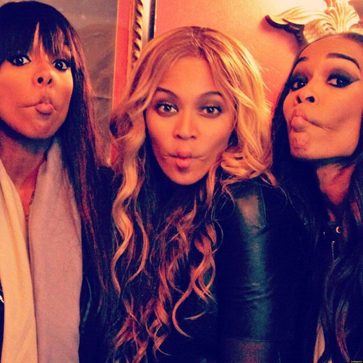 Beyoncé, Kelly Rowland y Michelle Williams son solo compartieron conjunto, también son muy unidas abajo del escenario.