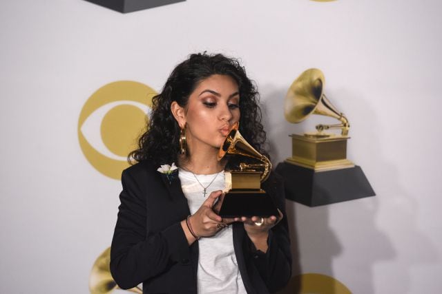 Alessia Cara ganadora del Grammy a Artista Revelación 2018