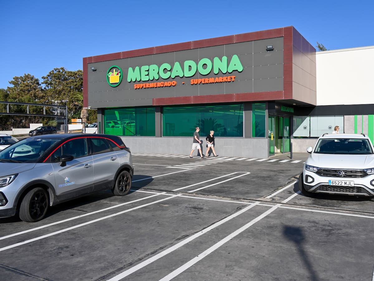 ¿Qué supermercados abren el festivo del 15 de agosto 2026? Horarios del Carrefour, Día, Mercadona y Alcampo