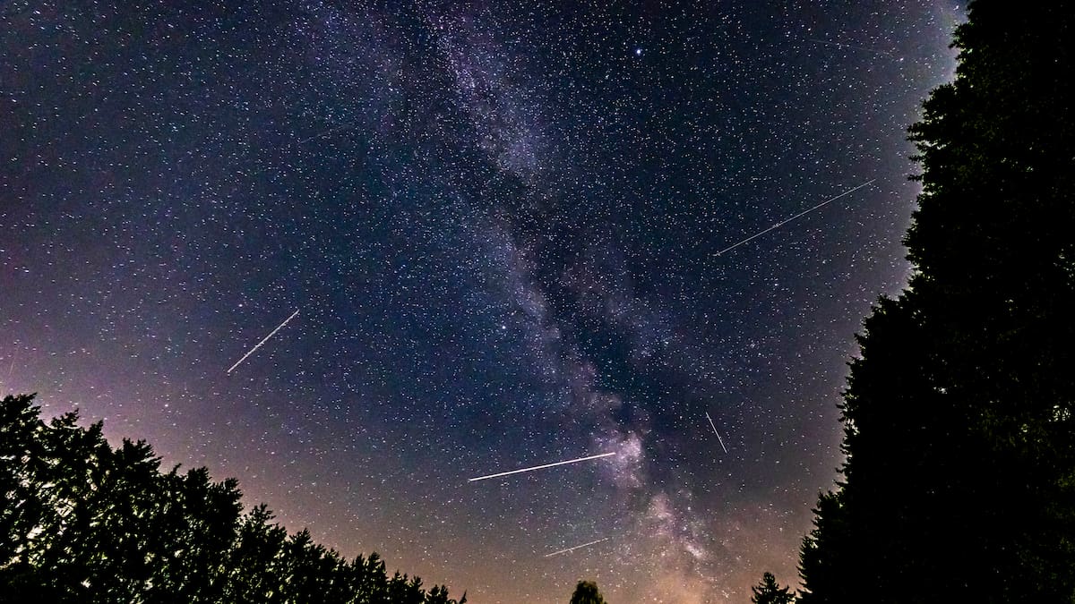 Lluvias de estrellas de verano 2026: qué días y horas son las mejores para ver estrellas fugaces y las lágrimas de San Lorenzo