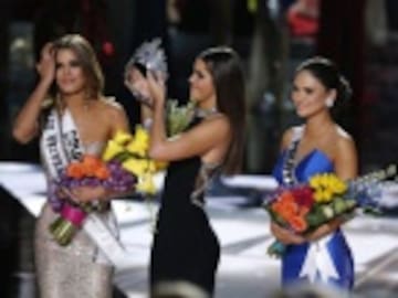 Ariadna Gutierrez es coronada Miss Universo por errord