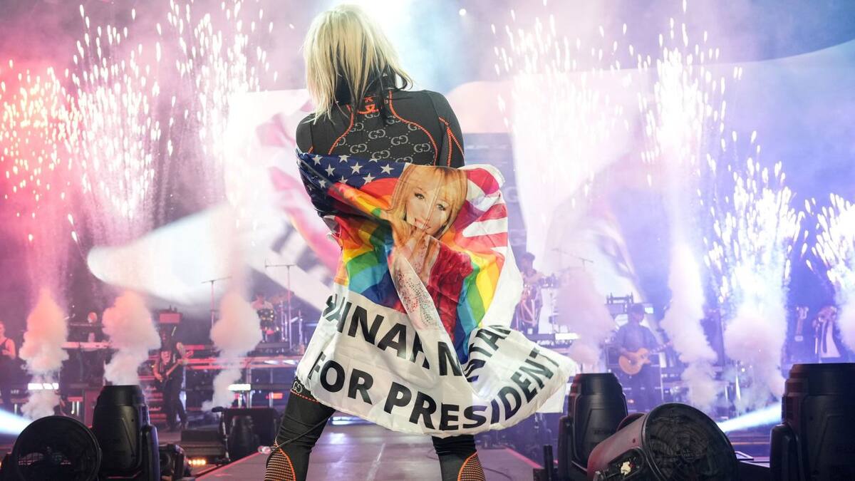 Miley Cyrus concentra todas las miradas justo antes de la Super Bowl 2022: “Hannah Montana for President”