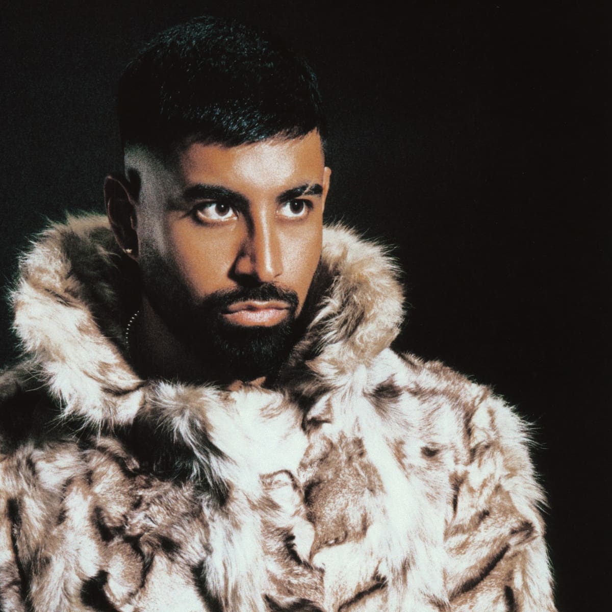 Abhir presenta su propio 'cisne negro' en ‘ULTRASWAN’, un disco que abraza la dualidad