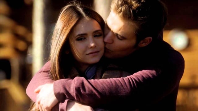 Paul y Nina dieron vida a Elena y Stephan