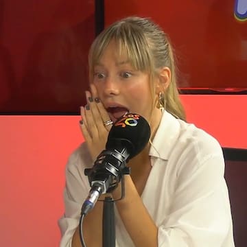 La reacción de Ester Expósito al escuchar la canción que le ha hecho Leticia Sabater en Anda Ya: “¡Sácala!”