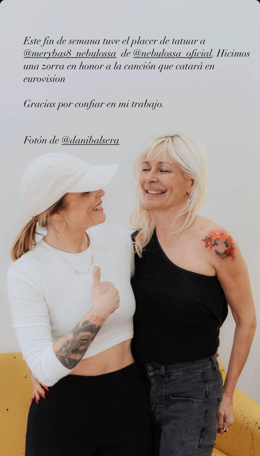 Mery Bas de Nebulossa con la tatuadora Carola Martí