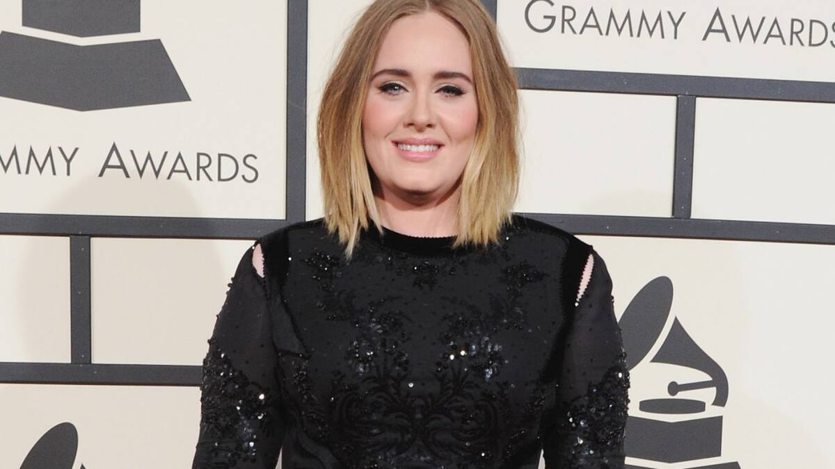 El mensaje de Adele con el que retrasa su disco a 2021