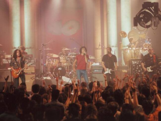 M-Clan durante su actuación en el Básico 40 en el Círculo de Bellas Artes en el año 2000. / LOS 40