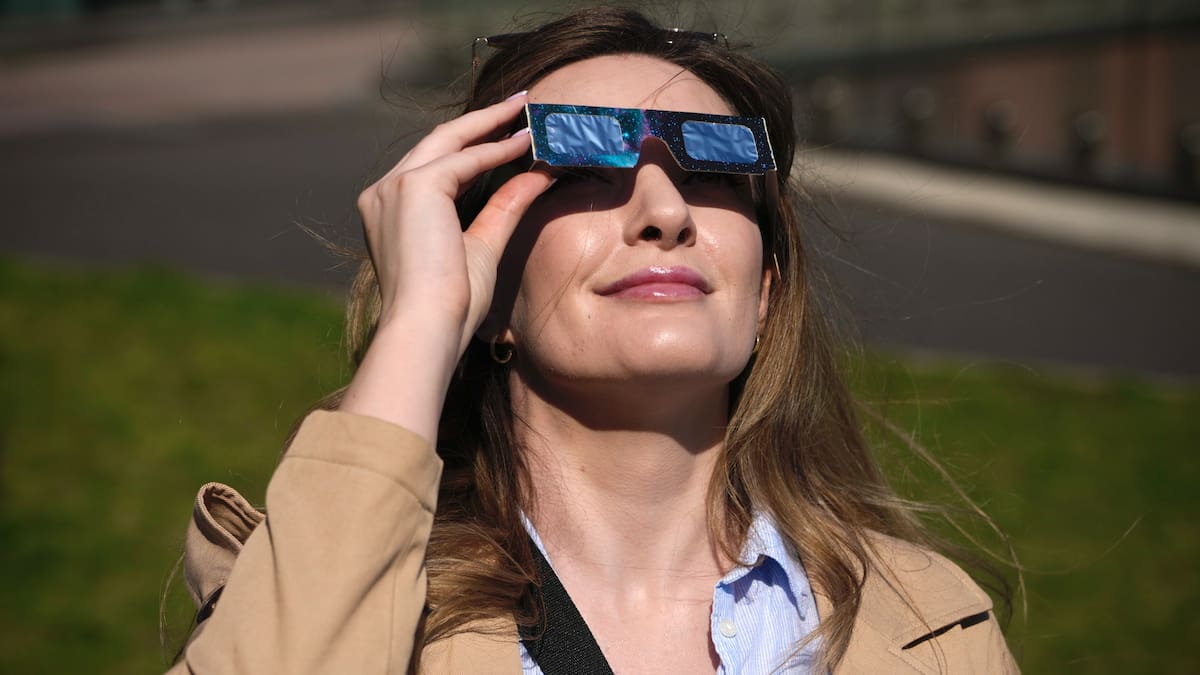 Cómo y dónde conseguir gafas gratis para ver el eclipse de agosto de 2026